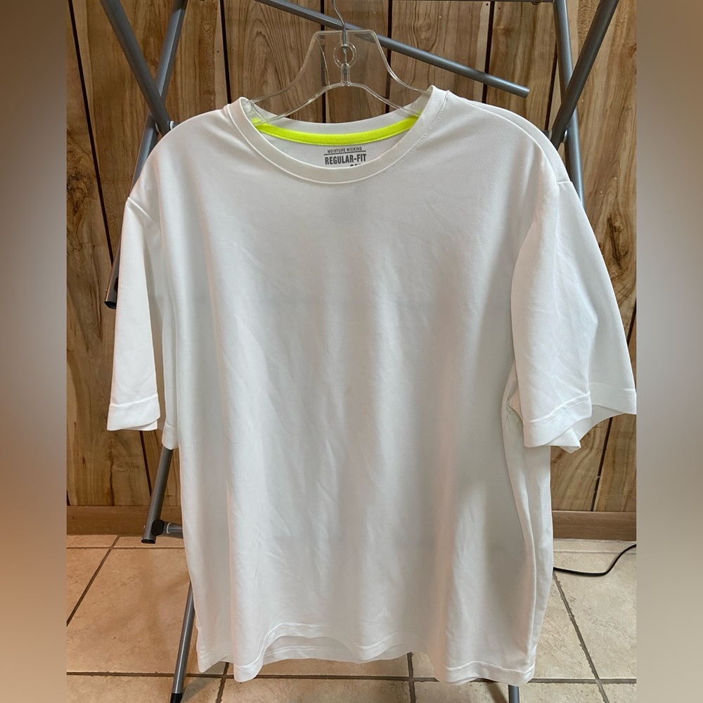 Men’s tee shirt